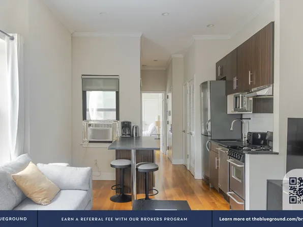 515 West 47th Street image 4 of 23