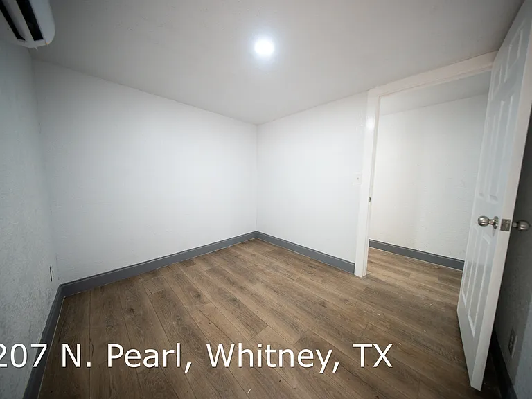 207 N Pearl St — Photo 11