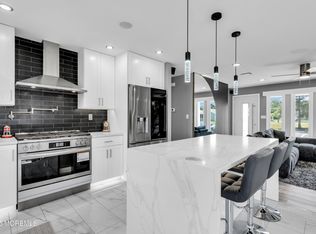 16 Whitmore Dr, Toms River, NJ 08757