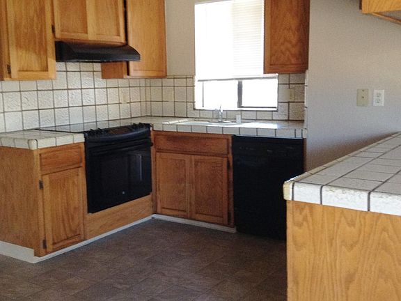 2nd image of 1231 Greenwood Cir
