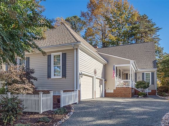 2nd image of 114 Alwoodley