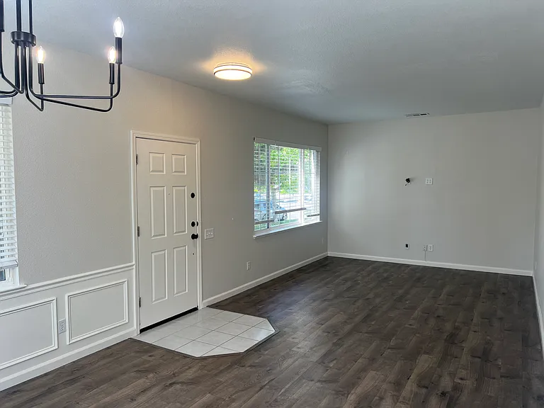 582 Mural Ln #A — Photo 4