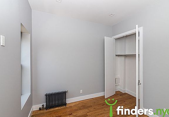 5th image of 510 Jackson Ave APT 4R