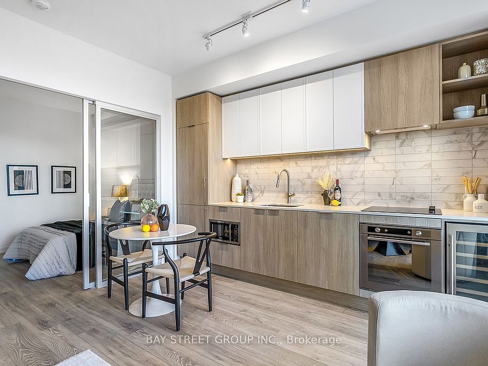 1st image of 2020 Bathurst St #1908
