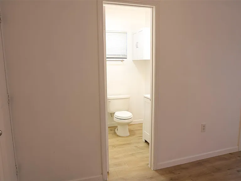 10 Jenkins St — Photo 12