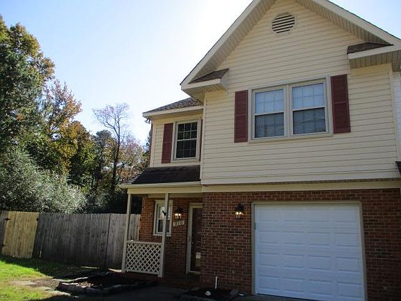 2nd image of 910 Wildwood Square Ct