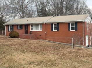 1105 E Springfield Rd, High Point, NC 27263