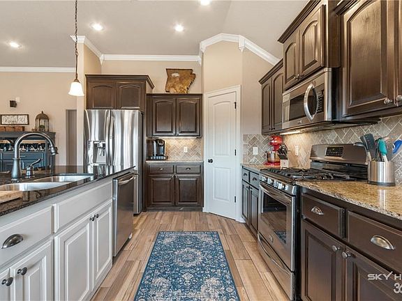 5th image of 12877 Canopy Oaks Dr