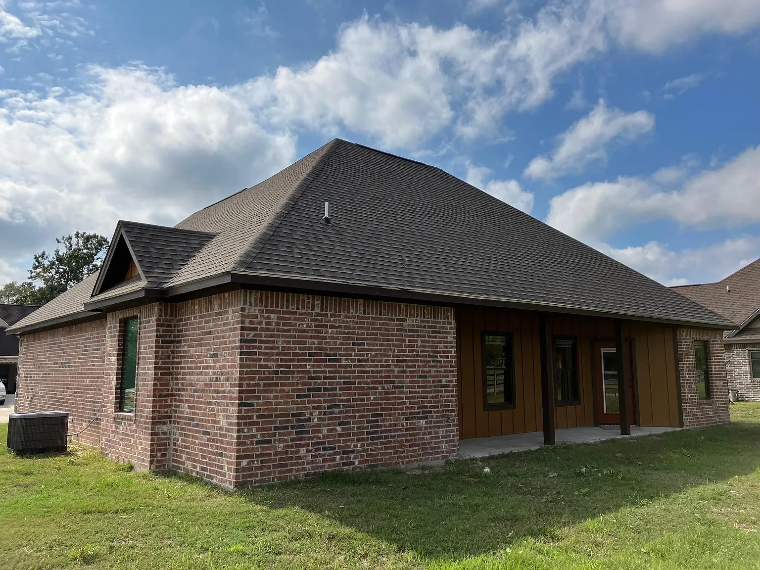 109 Elkhorn Dr — Photo 4