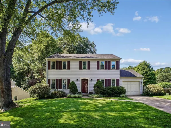 9357 Chestnut Knolls Dr, Fairfax, VA 22032