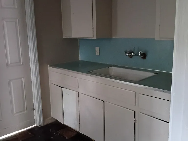 211 Eross St #1 — Photo 1