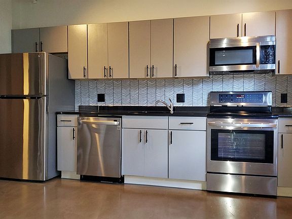 4th image of 412-426 S 13th St #305