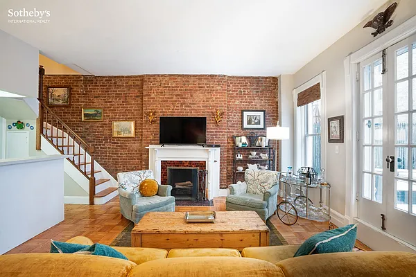 Rented by Sotheby's International Realty | media 25