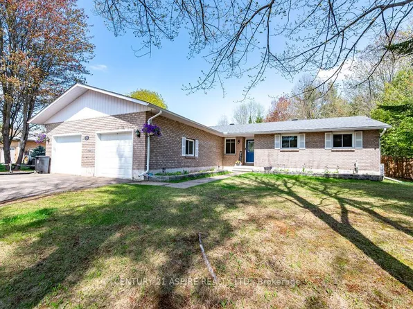 21 Heritage Dr, Petawawa, ON K8H 3K9