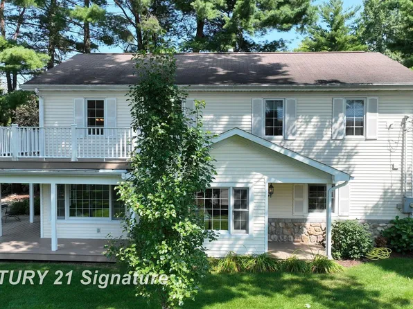 7 E Lakeshore Dr, Hope, MI 48628