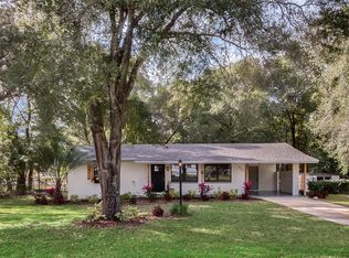 930 Louise Ln, Deland, FL 32720