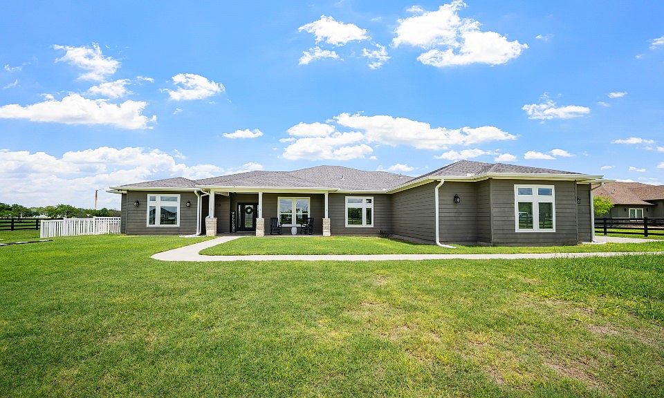 1st image of 958 Santa Cruz Ln