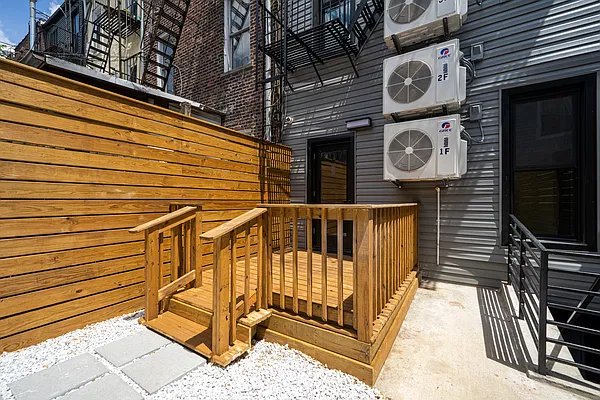 Sold by Peoples Realty & Associates | media 21