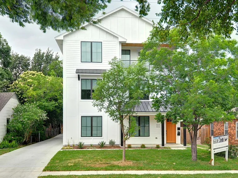 3214 McCart Ave #MC-2028 — Photo 1