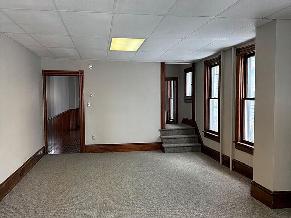 5th image of 39 S 11th St