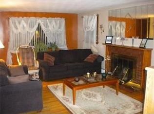 28 Whitaker St, Springfield, MA 01104