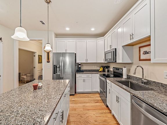 3rd image of 1111 Pennington Dr #1111