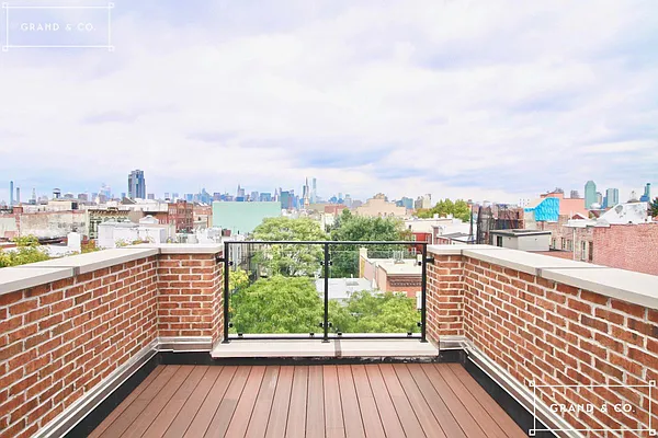 Rented by Grand & Co. | media 50