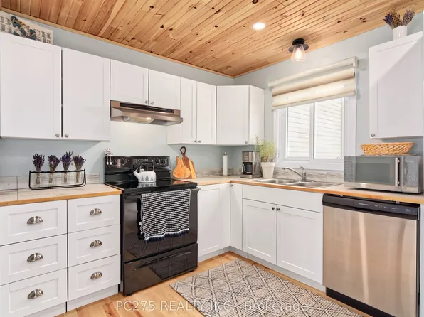 301 Carlow Rd #24, Central Elgin, ON N5L 1B7