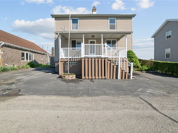 9009 Oak St, Pittsburgh, PA 15239