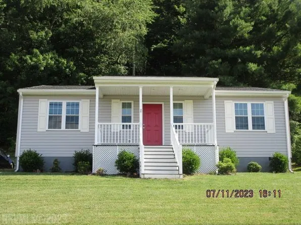 418 Whispering Pines Rd, Max Meadows, VA 24360