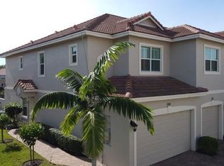 566 SW Glen Crest Way, Stuart, FL 34997