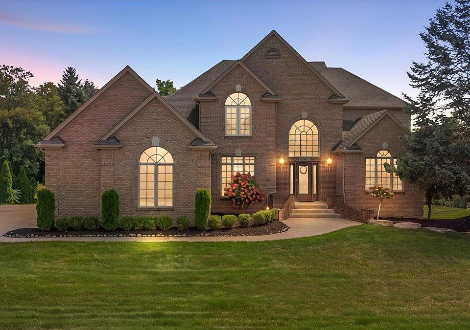 1st image of 63142 Turnberry Way