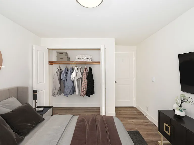 Maple Leaf Residences — Photo 28