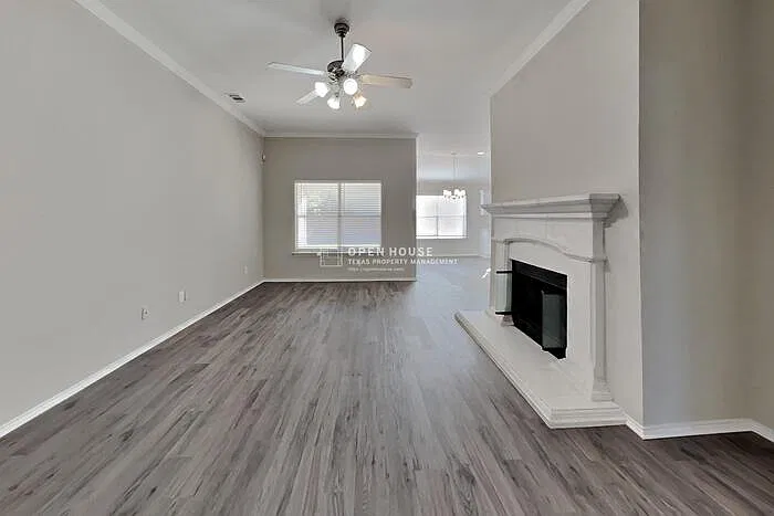 3 bed, 2.0 bath, 1452 sqft, $1,950 — Photo 4