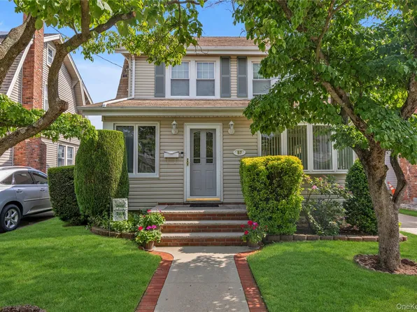 57 Malden Avenue, Lynbrook, NY 11563