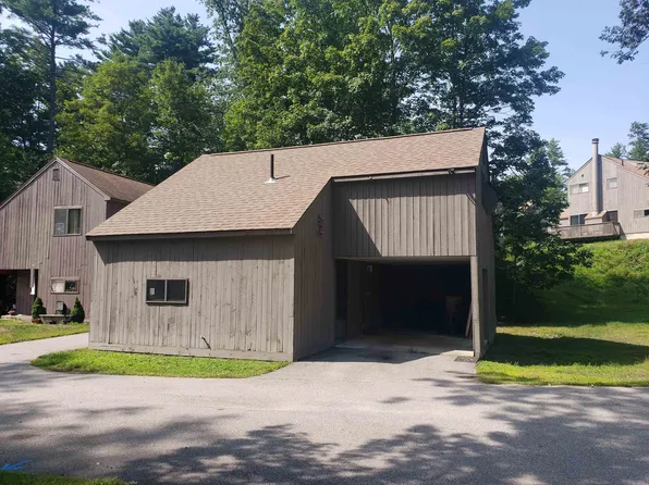 92 Coburn Woods Drive, Nashua, NH 03063