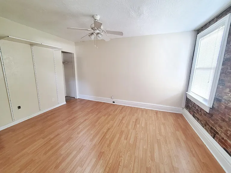 1123 Mary Ann St #3R — Photo 5