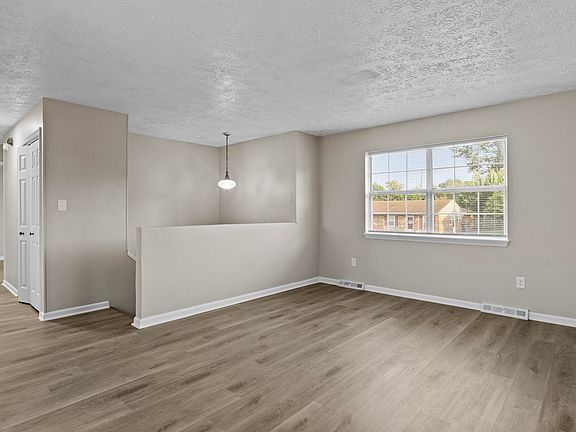 3rd image of 364 Chamberlain Dr