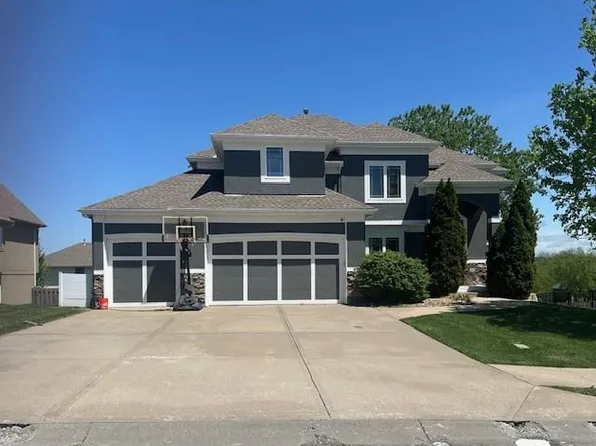 405 NE Woodpark Ln, Lees Summit, MO 64086