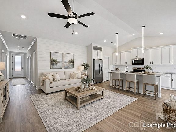 4th image of 104 Tanner Loop