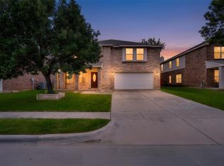 653 Condor Trl, Saginaw, TX 76131