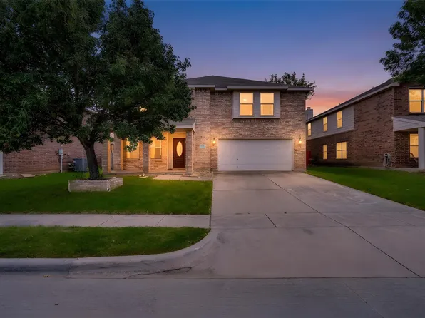 653 Condor Trl, Saginaw, TX 76131