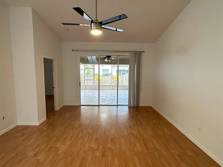 2558 Estancia Blvd — Photo 53