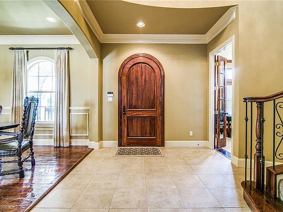 3rd image of 609 Willow Springs Dr