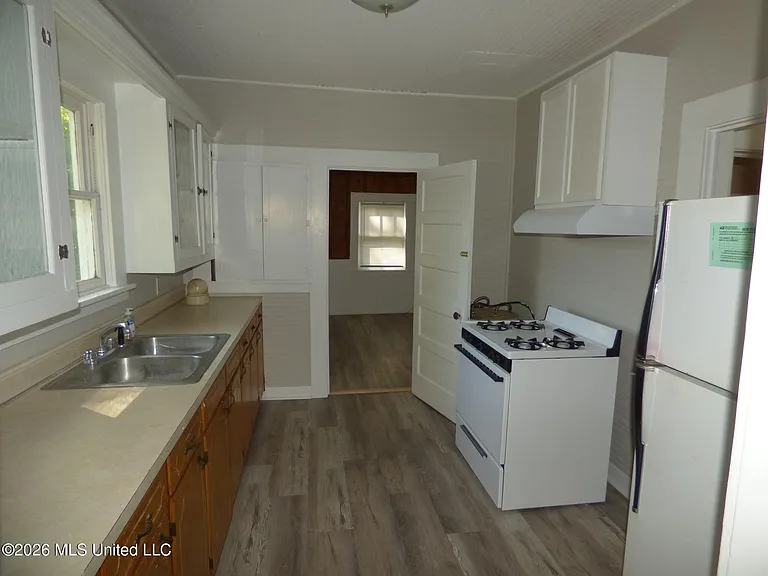 412 S 6th St — Photo 6