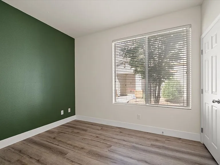 4563 Townwall St N — Photo 12