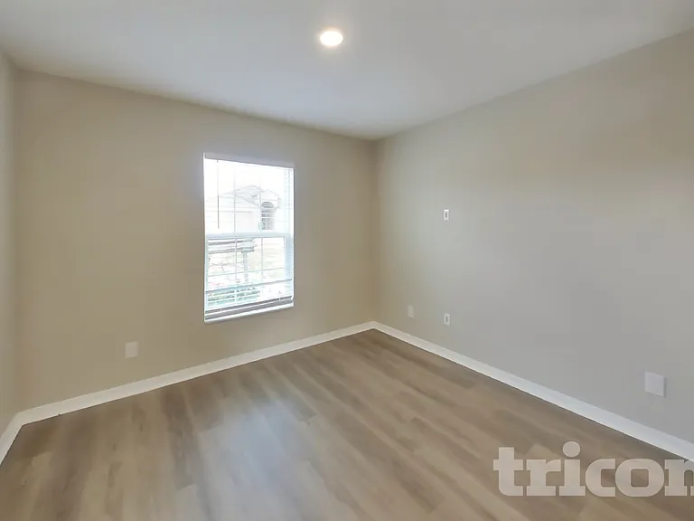 2163 Mandarin Loop — Photo 13