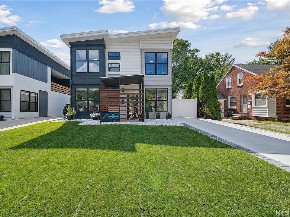 1st image of 708 Wellesley Ave