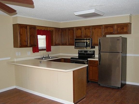 4th image of 611 Seminole Dr