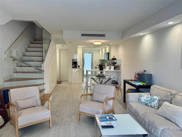 881 Ocean Dr — Photo 24
